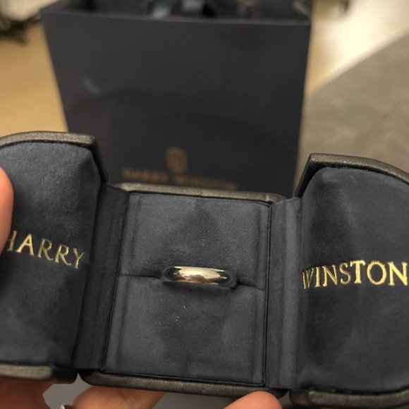 Brand New Harry Winston Platinum Wedding Band - Ribbon and men's 4mm - Picture 2 of 3